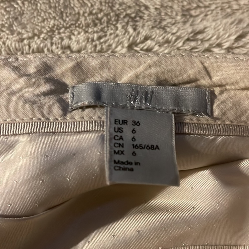 H&M - Picture 2 of 2